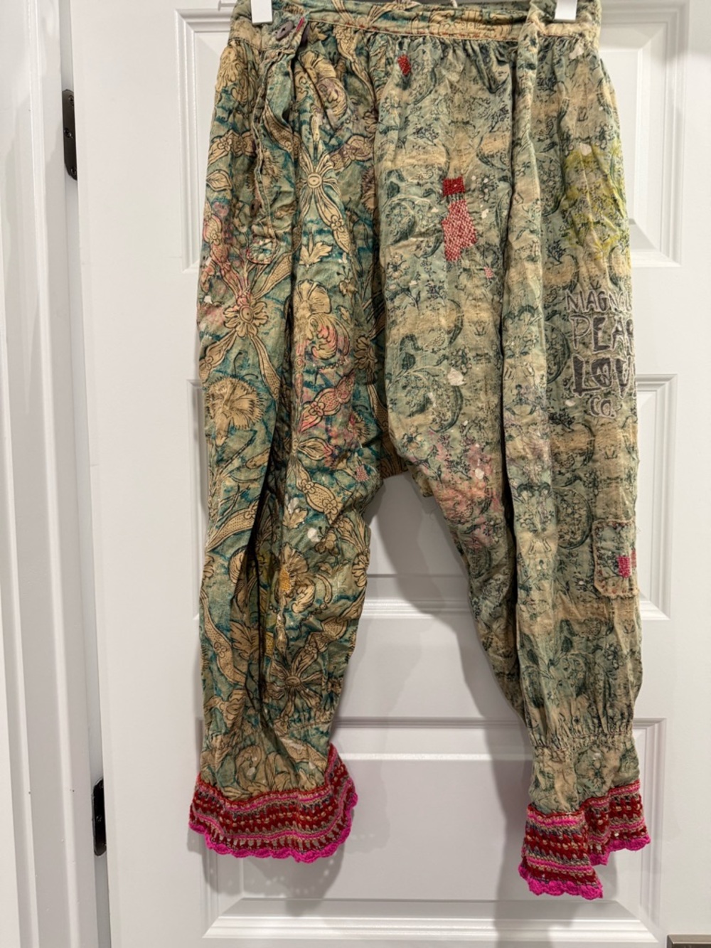 Magnolia Pearl Multicolor Floral Elastic Waist Trousers with Pink Crochet Hem
